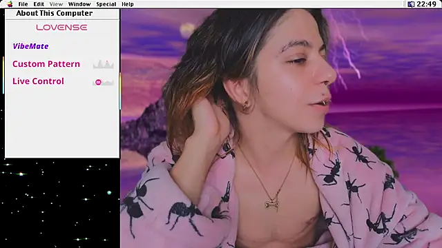 Snapshot of Kryptosworld chatting on November 2025 09:51:01 PM Kryptosworld online show from November 2025 09:51:01 PM