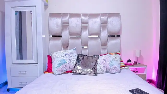 MelanyShayk online show from April 2026 03:19:02 AM