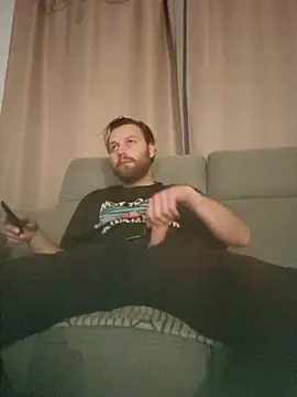 Snapshot of HouseOfCums chatting on October 2025 12:24:02 AM HouseOfCums online show from October 2025 12:24:02 AM