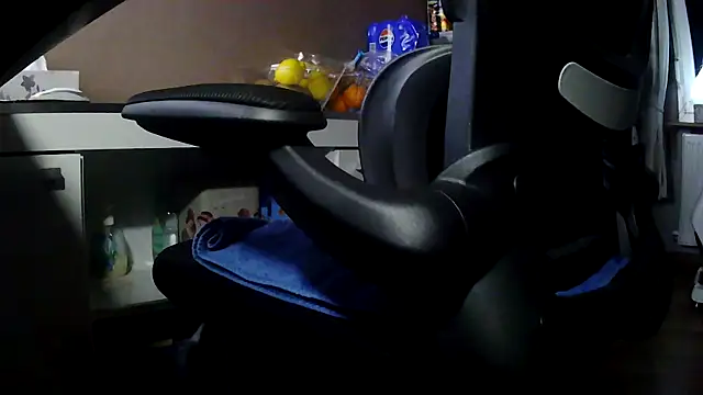 suedel65 online show from December 2025 04:06:02 AM