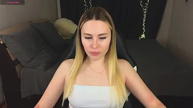 Snapshot of Alenca_hot_sex chatting on January 2025 04:17:01 PM Alenca hot sex online show from January 2025 04:17:01 PM