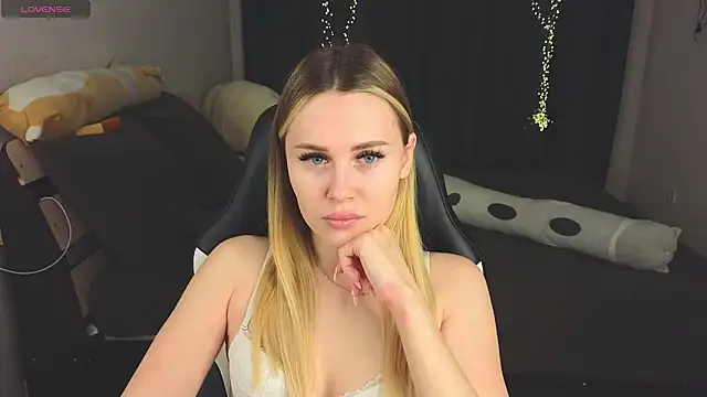 Snapshot of Alenca_hot_sex chatting on January 2025 05:28:01 PM Alenca hot sex online show from January 2025 05:28:01 PM