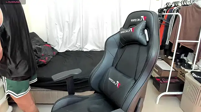 Lightjt04 online show from March 2025 09:57:01 AM