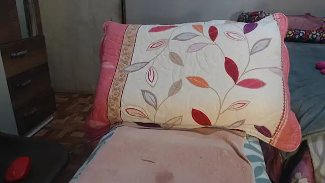 gatitas traviesas online show from October 2025 02:17:01 PM