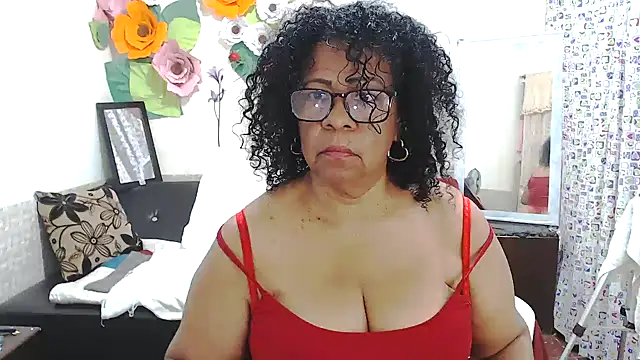 Snapshot of Yayis-hot-sexyw chatting on February 2025 09:17:02 PM Yayis-hot-sexyw online show from February 2025 09:17:02 PM