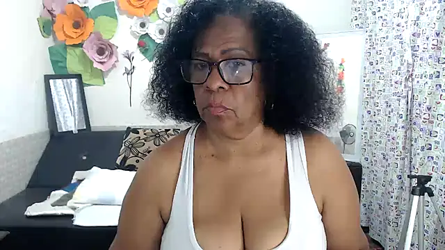 Snapshot of Yayis-hot-sexyw chatting on February 2025 10:53:02 PM Yayis-hot-sexyw online show from February 2025 10:53:02 PM