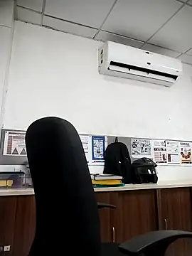 Desi Londa 143 online show from October 2025 06:01:02 AM