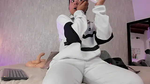 Eva Zc online show from November 2025 12:53:02 PM