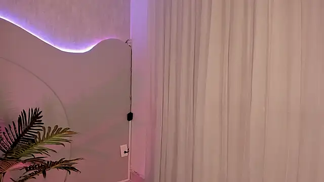 Emma Morgann online show from March 2026 01:24:01 PM