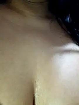 S Mia online show from February 2025 04:03:01 PM