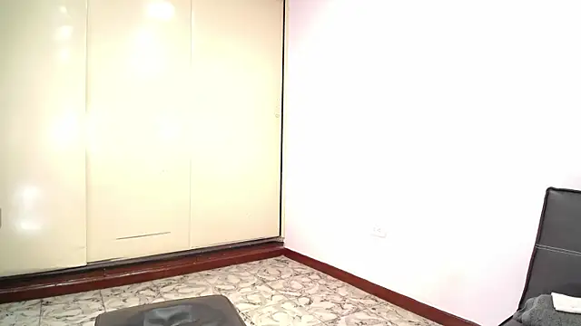 S Mia online show from April 2026 07:48:01 AM