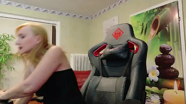 HotLana69 online show from March 2025 05:20:01 PM