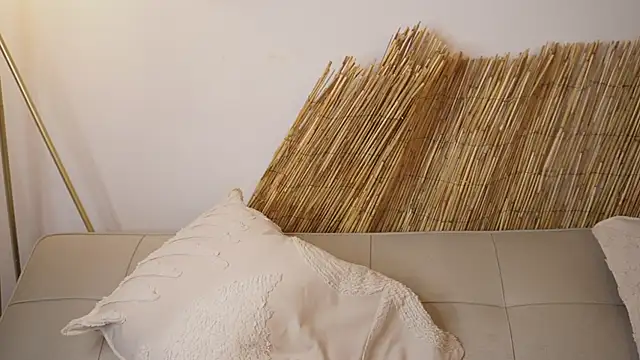 bunnycuteshy online show from April 2026 12:53:02 PM