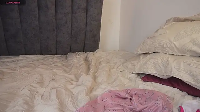 bunnycuteshy online show from July 2026 12:39:02 PM