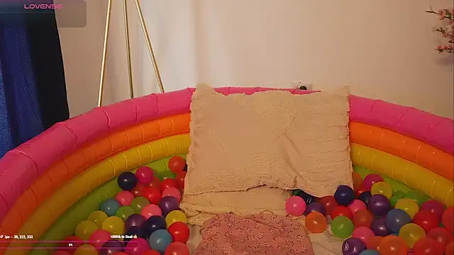 bunnycuteshy online show from October 2025 02:51:02 PM