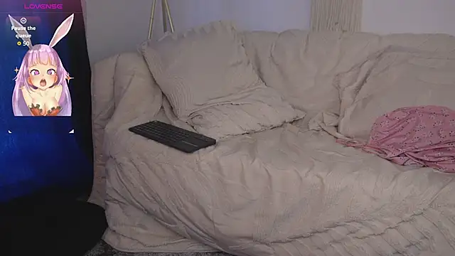 bunnycuteshy online show from December 2025 01:26:02 PM