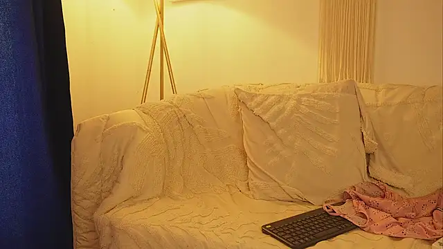 bunnycuteshy online show from November 2025 12:50:02 PM