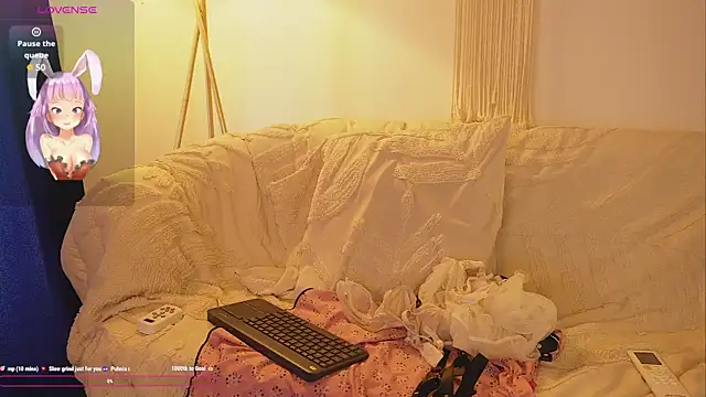 bunnycuteshy online show from October 2025 03:00:01 PM