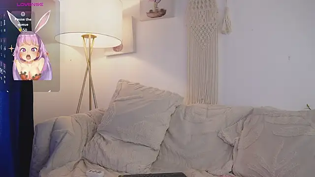 bunnycuteshy online show from December 2025 02:00:02 PM