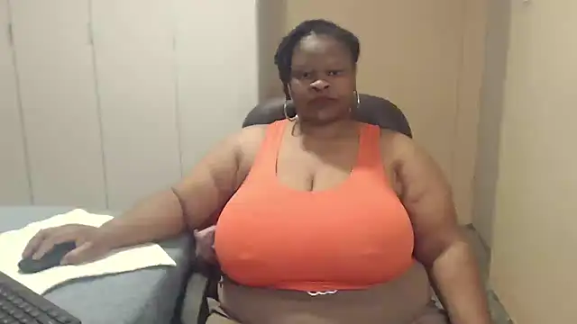 Snapshot of sweetnoziexx chatting on September 2025 05:31:01 AM sweetnoziexx online show from September 2025 05:31:01 AM