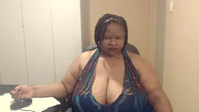 Snapshot of sweetnoziexx chatting on October 2025 05:08:01 AM sweetnoziexx online show from October 2025 05:08:01 AM