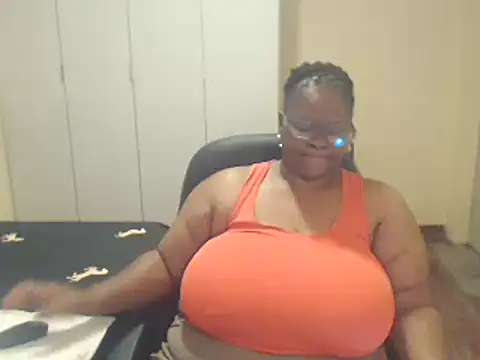 Snapshot of sweetnoziexx chatting on March 2025 11:12:02 AM sweetnoziexx online show from March 2025 11:12:02 AM