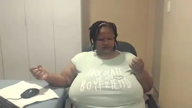 Snapshot of sweetnoziexx chatting on September 2025 03:13:02 AM sweetnoziexx online show from September 2025 03:13:02 AM
