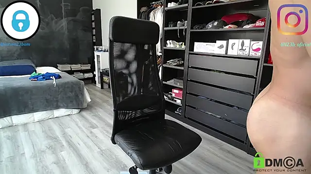 samricci21 online show from March 2026 01:26:01 PM