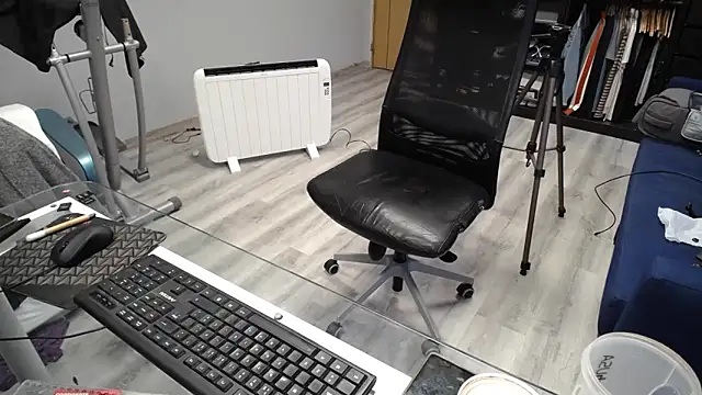 samricci21 online show from November 2025 05:05:01 PM