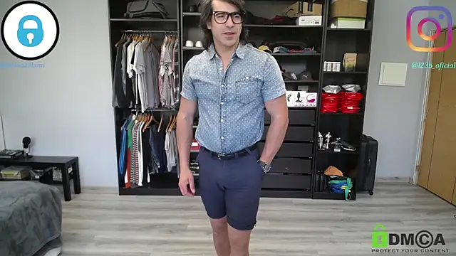 samricci21 online show from April 2026 10:43:01 AM