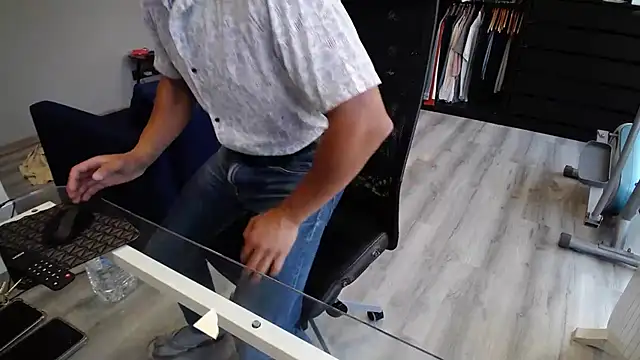 samricci21 online show from October 2025 11:07:01 AM