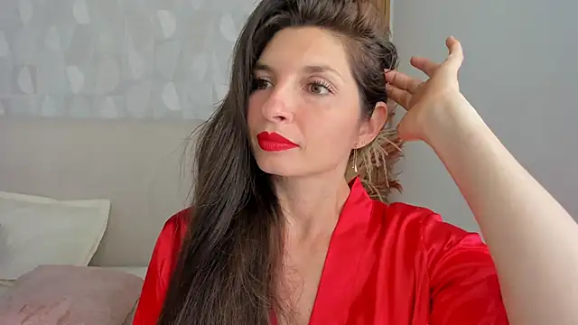 Azahara Amin  online show from November 2025 03:22:01 PM