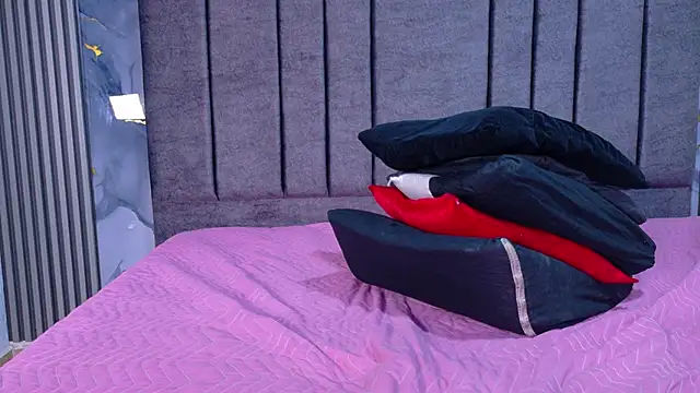 DANIK STAR online show from November 2025 01:15:01 PM