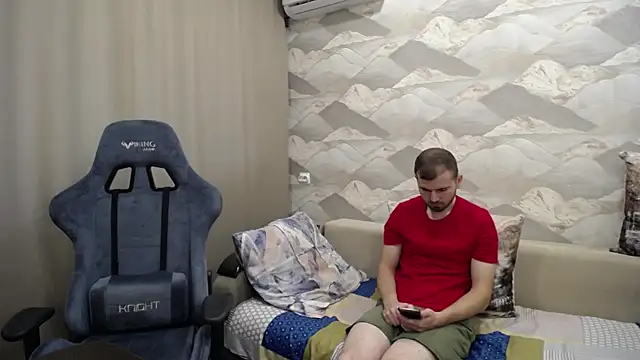 Snapshot of SerzhKorol1 chatting on September 2025 01:06:02 PM SerzhKorol1 online show from September 2025 01:06:02 PM