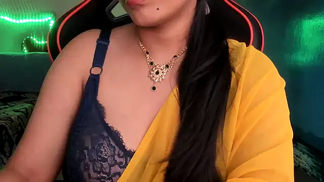 Snapshot of South_indian_tickly chatting on June 2026 02:33:01 PM South indian tickly online show from June 2026 02:33:01 PM