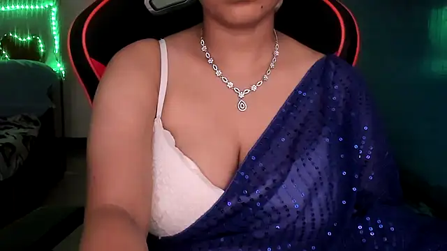 Snapshot of South_indian_tickly chatting on May 2026 01:41:01 PM South indian tickly online show from May 2026 01:41:01 PM