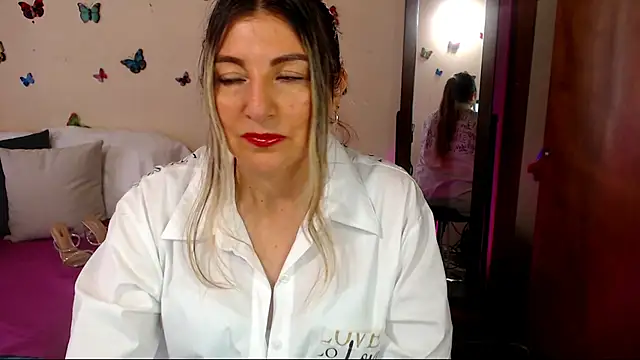 Jolie-Mature online show from March 2026 10:00:02 PM