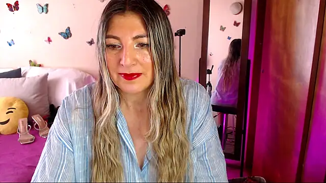 Jolie-Mature online show from March 2026 08:11:01 PM