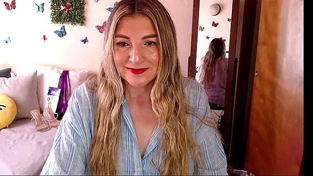 Jolie-Mature online show from May 2026 07:41:02 PM