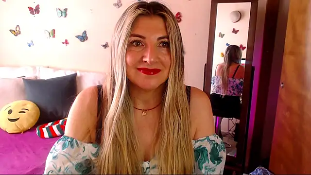 Snapshot of Jolie-Mature chatting on November 2025 06:52:01 PM Jolie-Mature online show from November 2025 06:52:01 PM