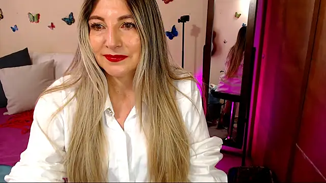 Jolie-Mature online show from March 2026 08:46:02 PM