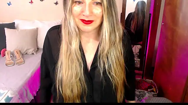 Jolie-Mature online show from April 2026 10:33:02 PM