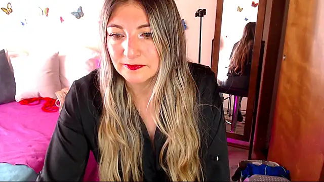 Jolie-Mature online show from March 2026 08:37:01 PM