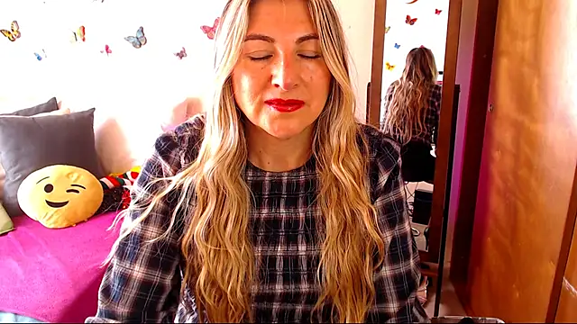 Snapshot of Jolie-Mature chatting on November 2025 08:31:02 PM Jolie-Mature online show from November 2025 08:31:02 PM