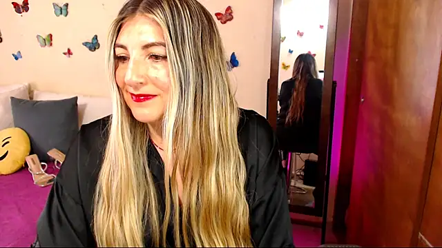 Snapshot of Jolie-Mature chatting on December 2025 08:12:01 PM Jolie-Mature online show from December 2025 08:12:01 PM