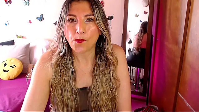 Jolie-Mature online show from March 2026 05:42:02 PM