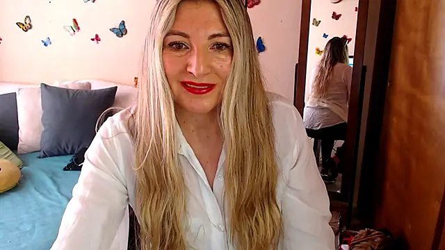 Jolie-Mature online show from October 2025 07:04:02 PM