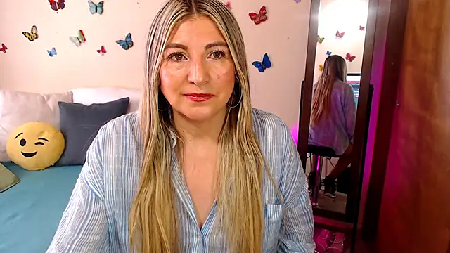 Snapshot of Jolie-Mature chatting on October 2025 08:30:01 PM Jolie-Mature online show from October 2025 08:30:01 PM