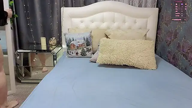 Lorabigass online show from November 2025 08:48:02 AM