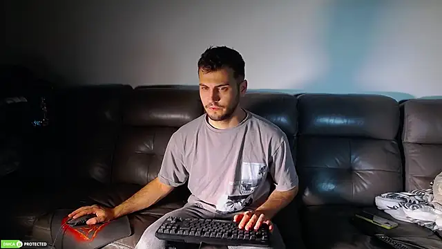Snapshot of CrazyDom1 chatting on October 2025 10:31:02 PM CrazyDom1 online show from October 2025 10:31:02 PM